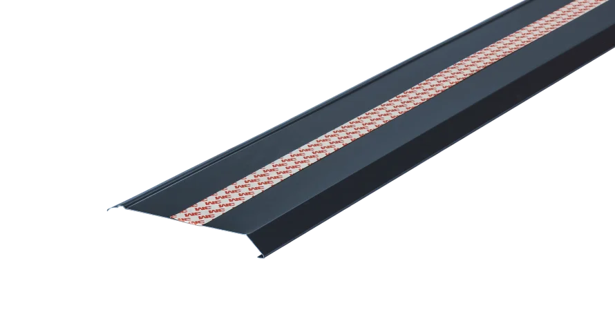 Traufblech selbsttragend FeZn beschichtet mit integriertem Band 0,6 × 2000 mm – Zuschnittbreite 200 mm – Hauptfoto